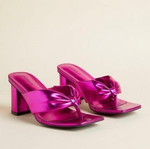 NWT TORRID SQUARE TOE HEELS